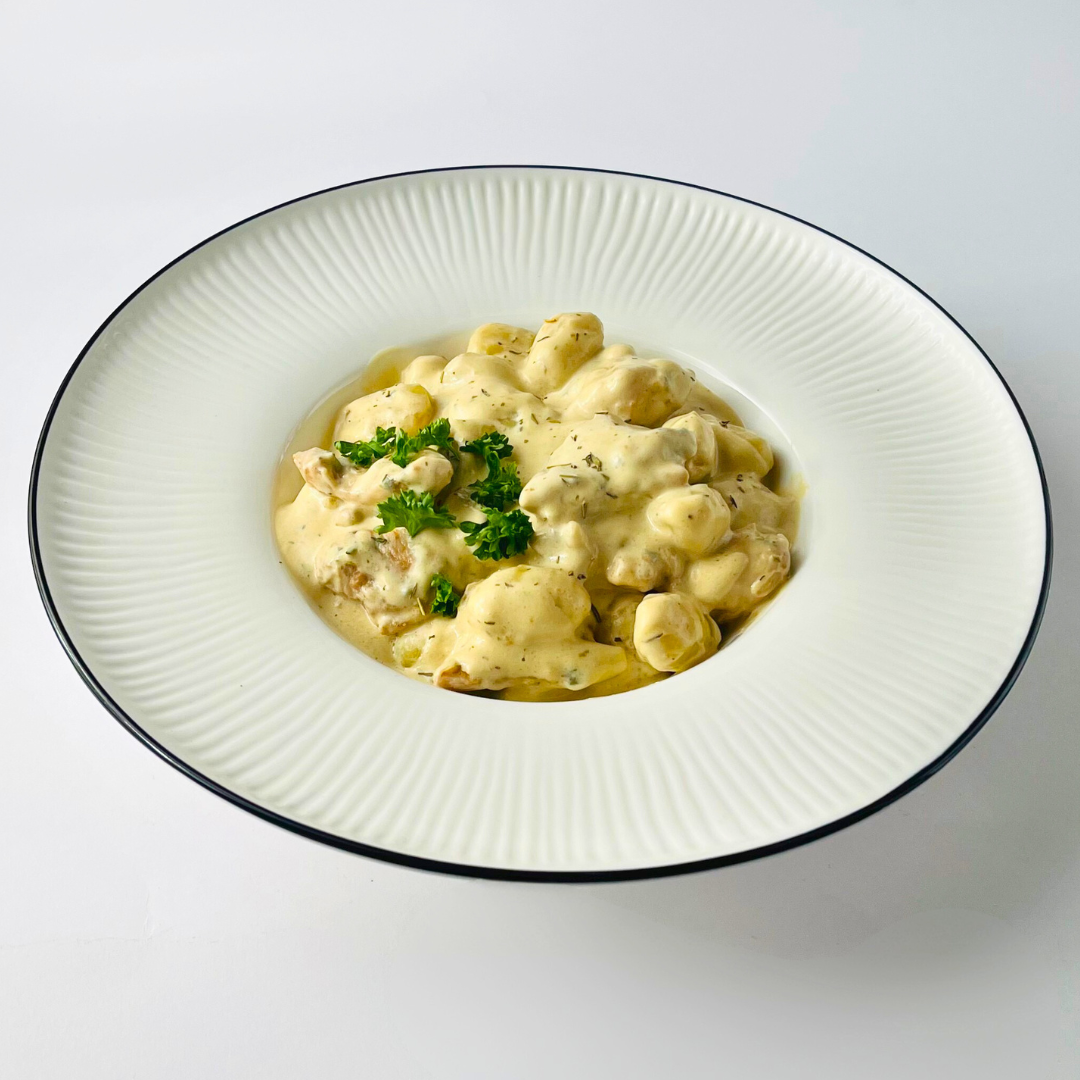 Ньокки с цыплёнком в соусе Альфредо с голубым сыром