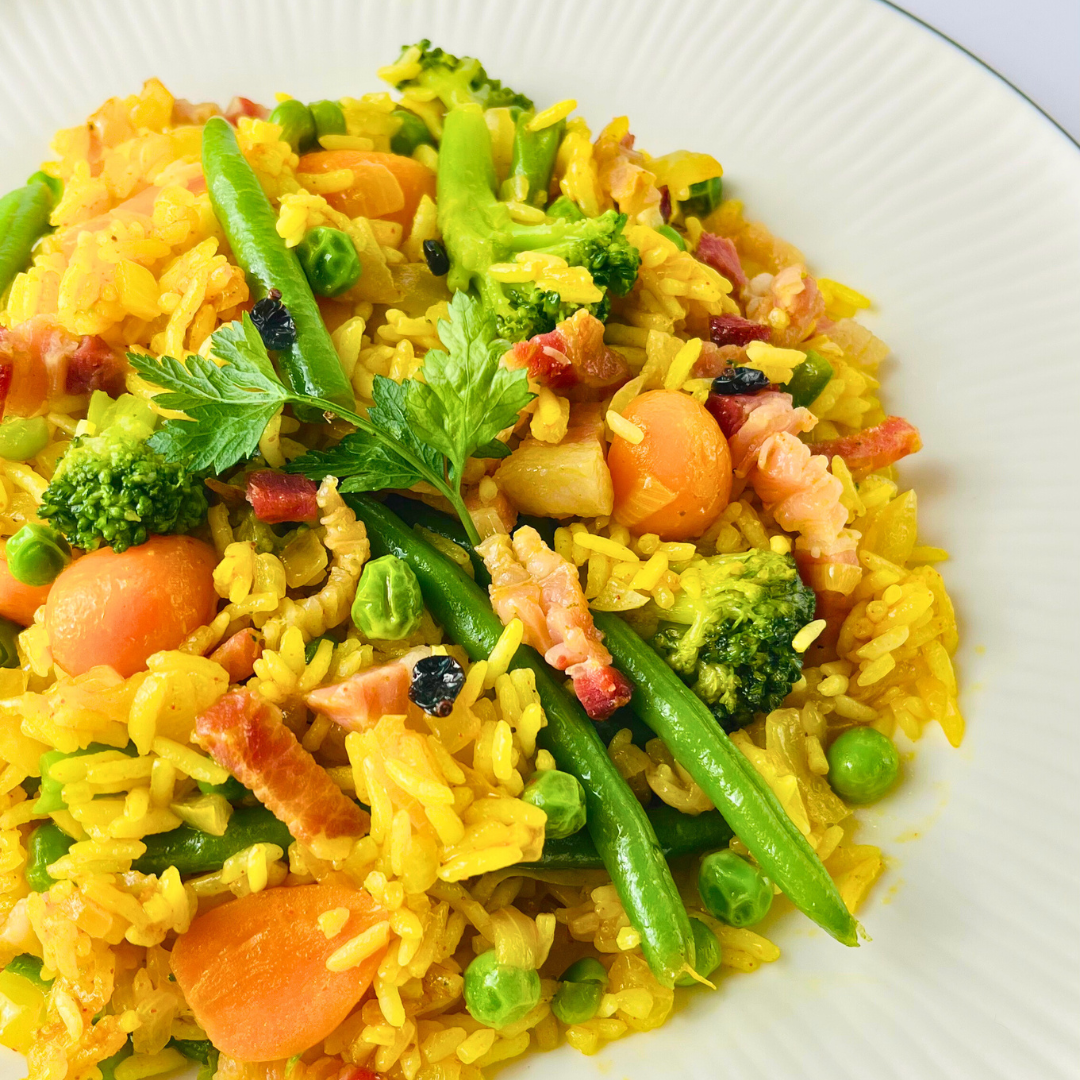 Шри-ланкийский бириани с панчеттой, восточными специями и миксом овощей