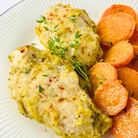 Куриная грудка, фаршированная моцареллой и песто, с печёным бататом