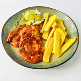 Свинина по-китайски с соусом юдзу, картофелем по-деревенски и маринованными огурчиками