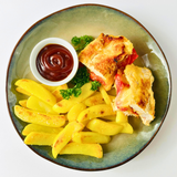 Куриный сэндвич с куленом, картофелем по-домашнему и соусом барбекю