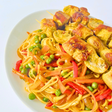 Сатай из курицы и шампиньонов с овощами стир-фрай и яичной лапшой
