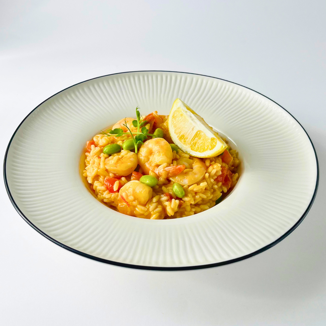 Ризотто том ям с королевскими креветками и бобами эдамаме