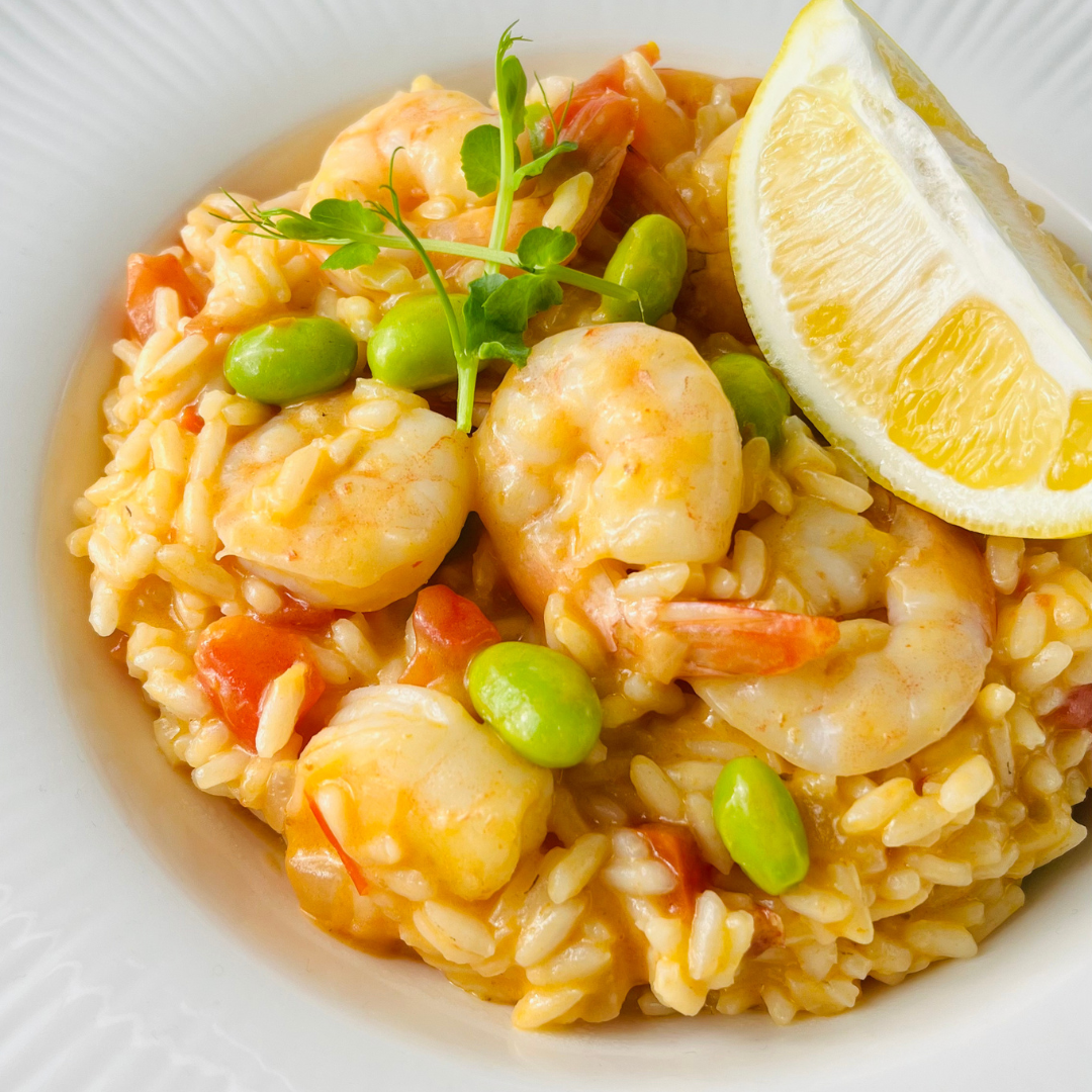 Ризотто том ям с королевскими креветками и бобами эдамаме
