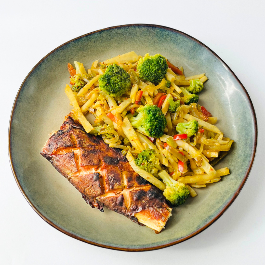 Радужная форель в медово-соевом соусе с овощным ремуладом