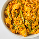 Пикантный кокосово-томатный дал с куриной грудкой, пастой карри, чечевицей и стручковой фасолью