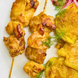 Куриные шашлычки в соусе терияки с маринованным луком и битым картофелем
