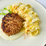 Бифштекс из говядины с тальятелле, томлёные в соусе блю чиз