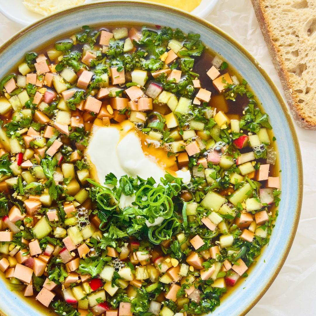 2 кг Окрошки с куриной колбасой, картошкой, яйцом и зеленью