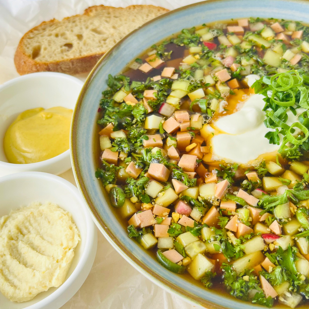 2 кг Окрошки с куриной колбасой, картошкой, яйцом и зеленью