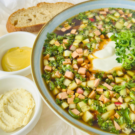 2 кг Окрошки с куриной колбасой, картошкой, яйцом и зеленью