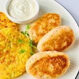 Сливочные сырно-крабовые котлеты с хрустящим хашбрауном и соусом тартар