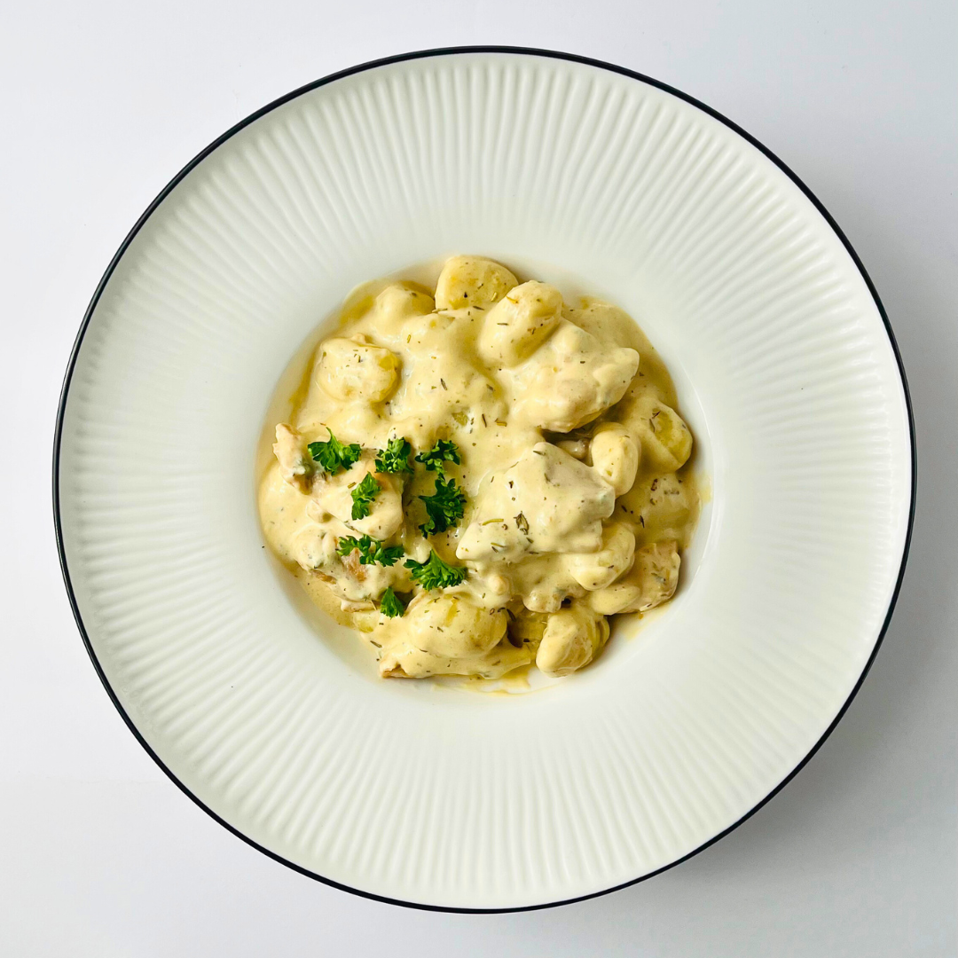 Ньокки с цыплёнком в соусе Альфредо с голубым сыром