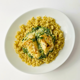 Индейка в сливочно-шпинатном соусе с киноа