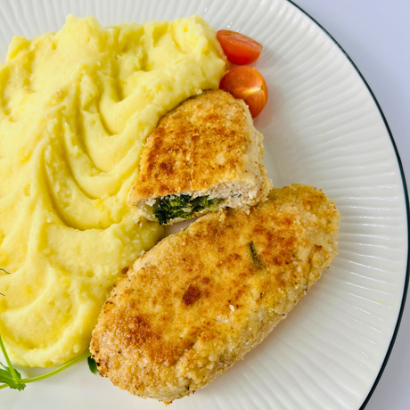 Куриные зразы с сырно-шпинатной начинкой и сливочным картофельным пюре