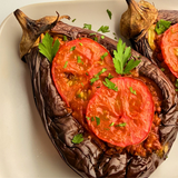 Баклажаны карныярык, запечённые с фаршем, помидором и турецкими специями