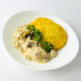 Нежный цыплёнок в сметанно-грибном соусе с хрустящим хашбрауном