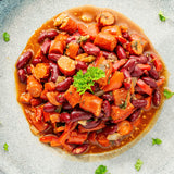 Лобио с охотничьими колбасками, восточными пряностями и фасолью